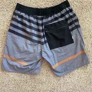 Used Vuori Trail short 7” inseam. Missing drawstring
